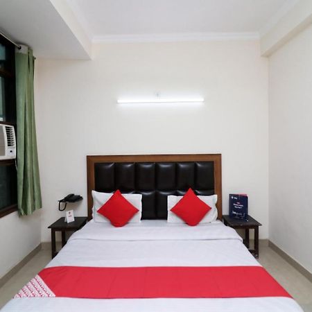 Oyo 24958 Hotel Dayal Belanganj Екстер'єр фото