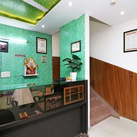 Oyo 24958 Hotel Dayal Belanganj Екстер'єр фото