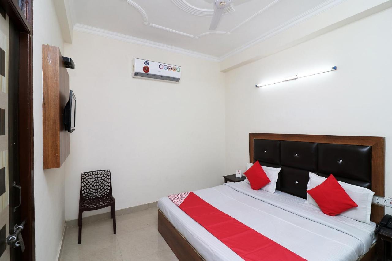 Oyo 24958 Hotel Dayal Belanganj Екстер'єр фото