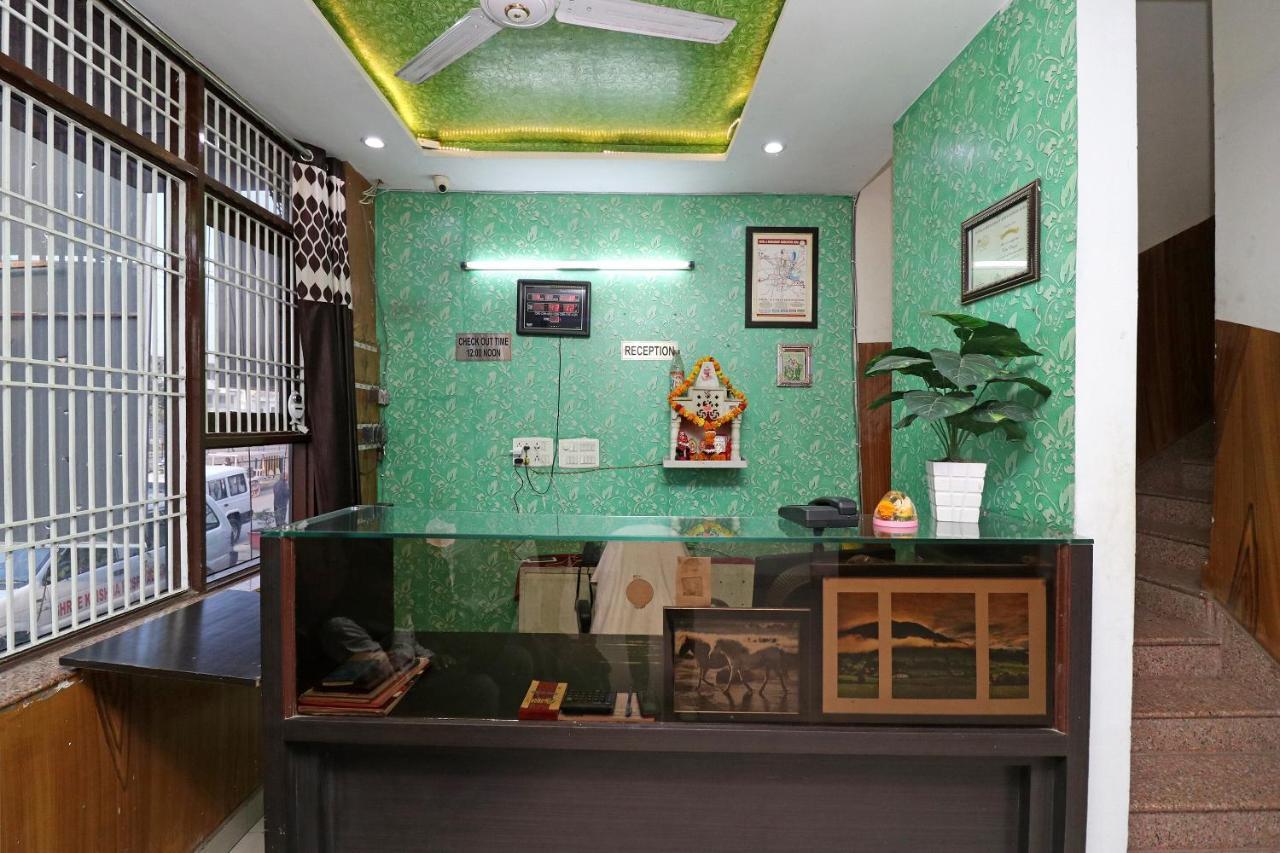 Oyo 24958 Hotel Dayal Belanganj Екстер'єр фото