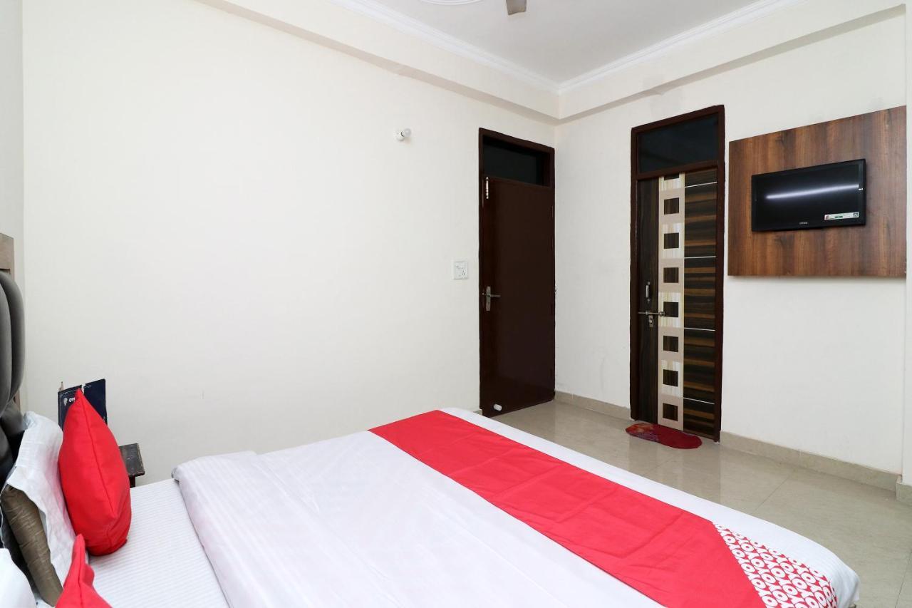 Oyo 24958 Hotel Dayal Belanganj Екстер'єр фото